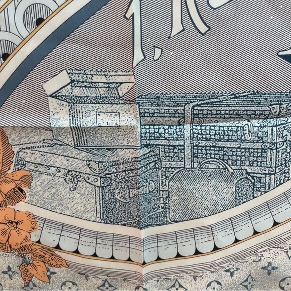 Louis Vuitton Light Scarf - Picture 4 of 5